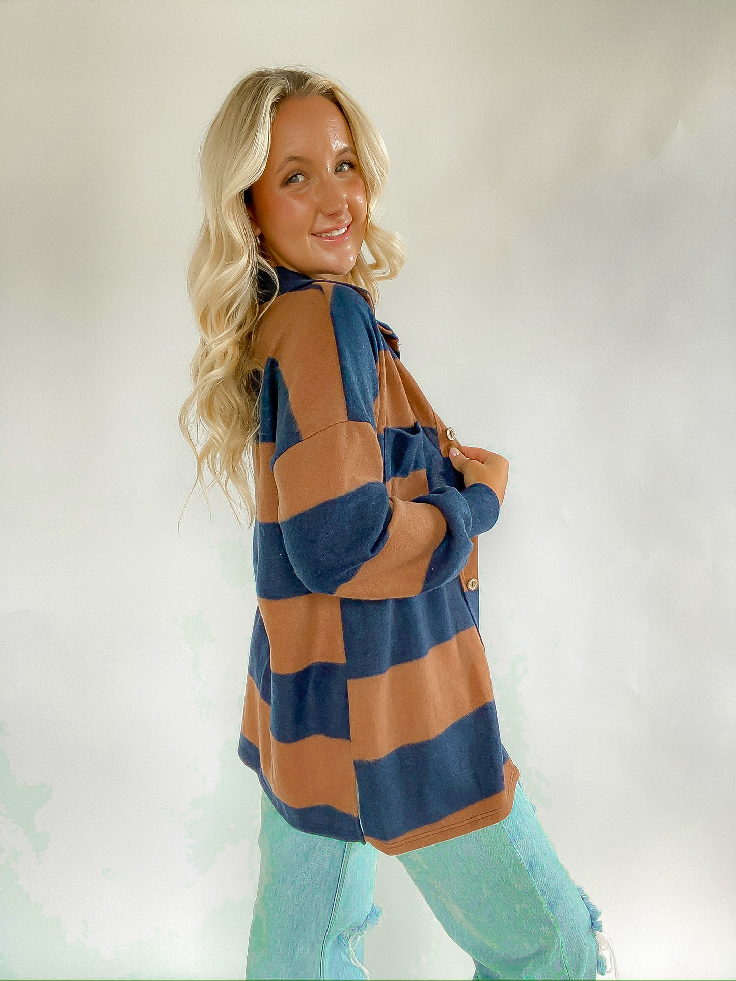 Modern Cabin Shacket- Salon 209