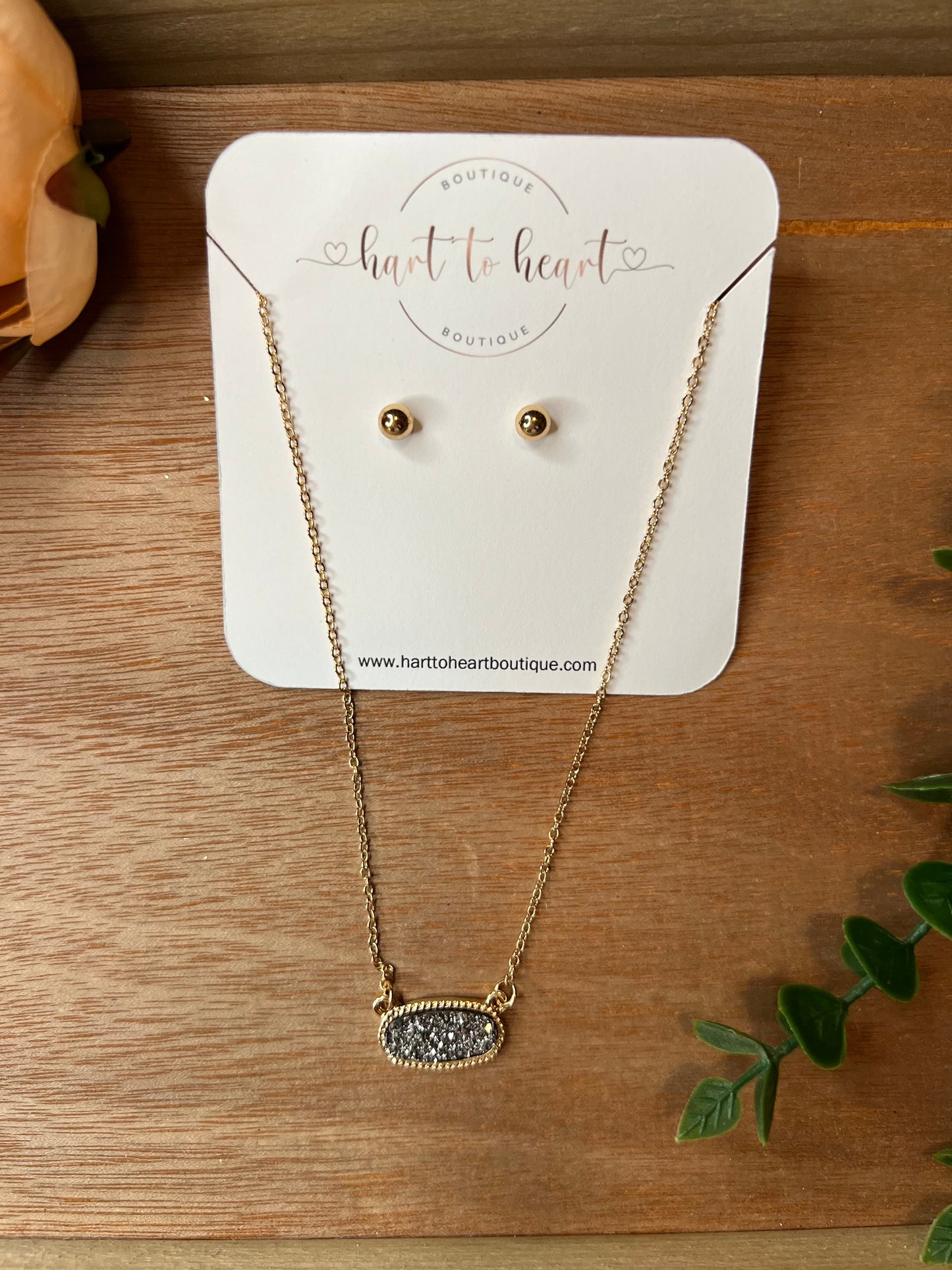 Oval Druzy Stone Necklace with Stud Earrings