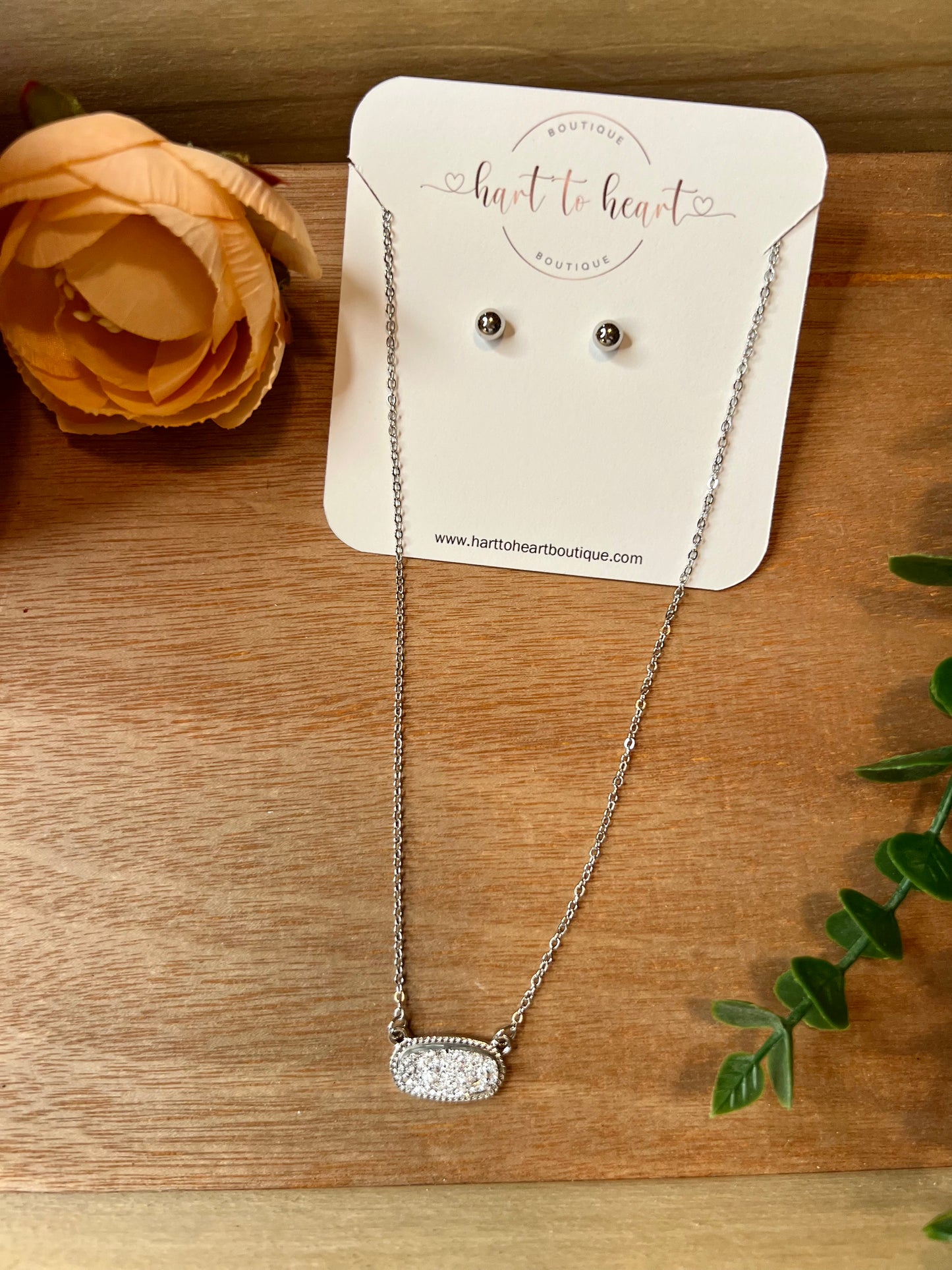 Oval Druzy Stone Necklace with Stud Earrings
