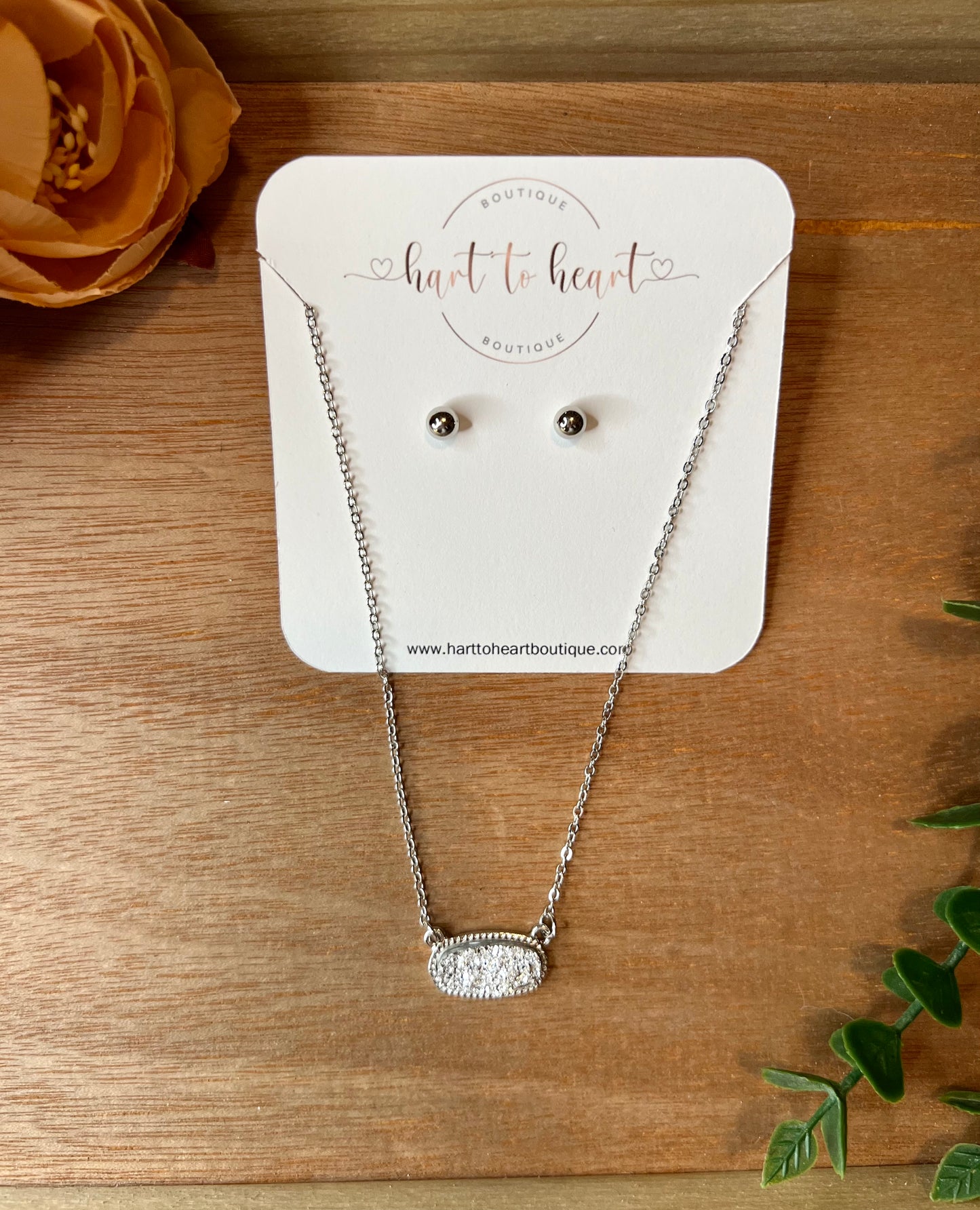 Oval Druzy Stone Necklace with Stud Earrings